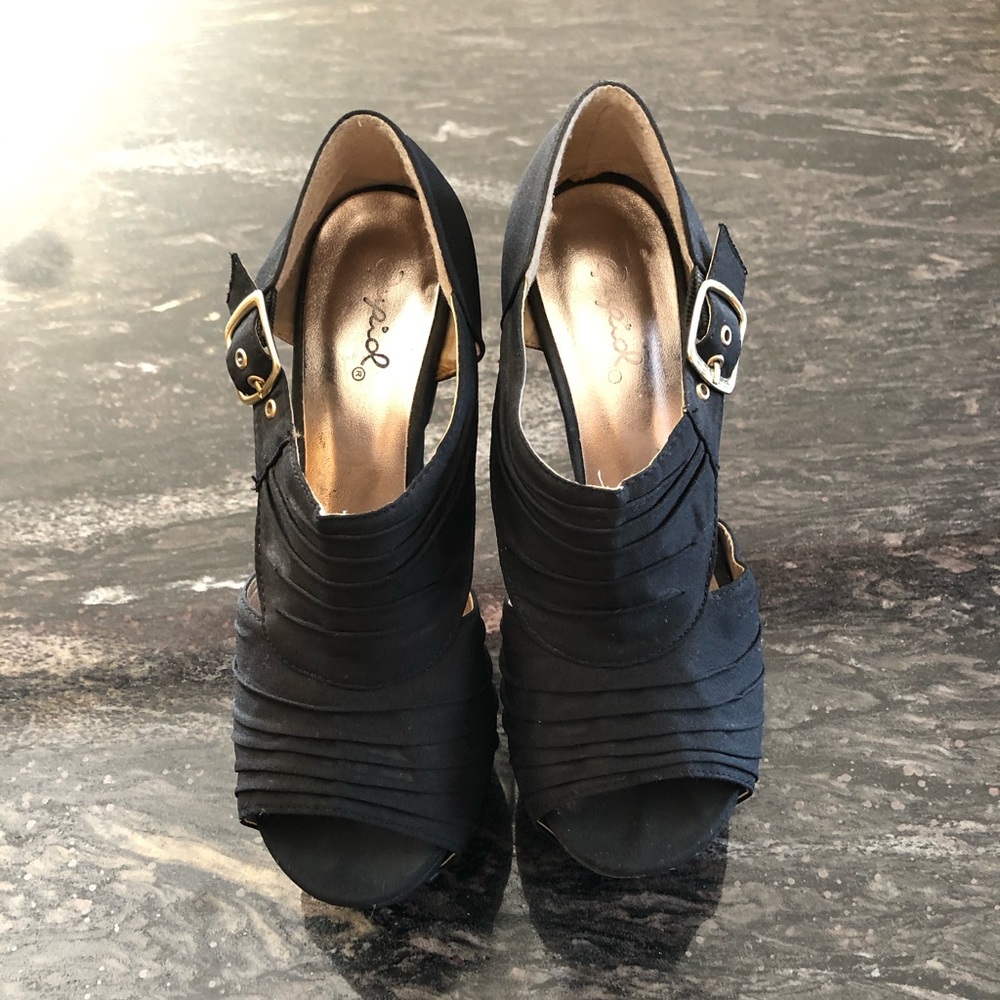 Black heels open toe
